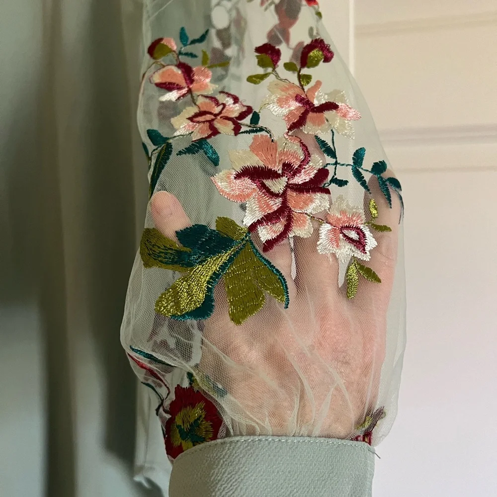 Seafoam green shirt with shear embroidered sleeves -medium - Picture 3 of 8